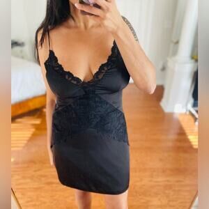 ✨GUESS✨ Lace Slip Mini Dress